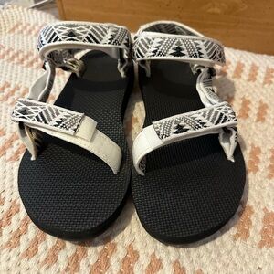 TEVA Patterned Sandals size 9